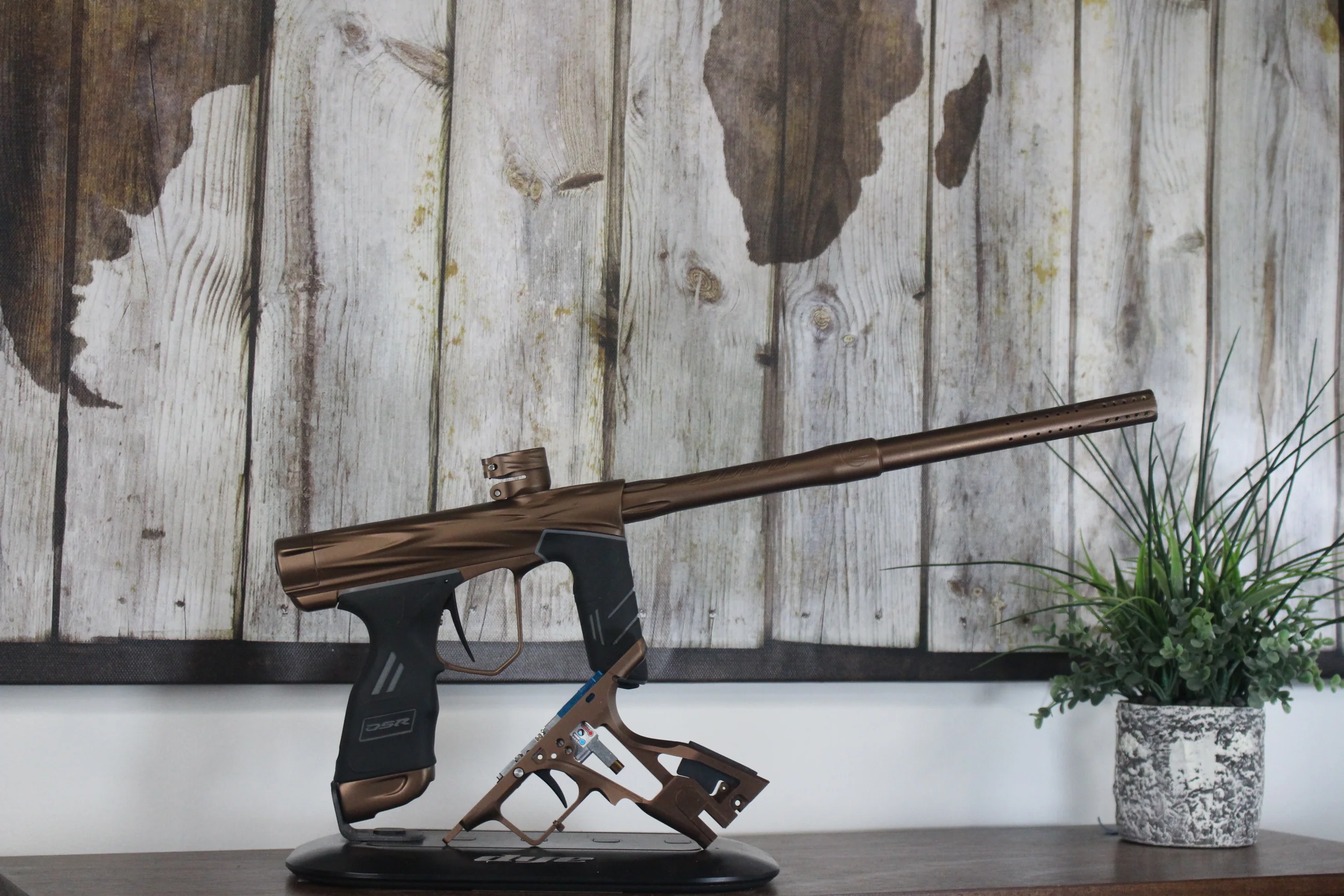 Dye Dark Edition DSR+ w/Mech - Brown
