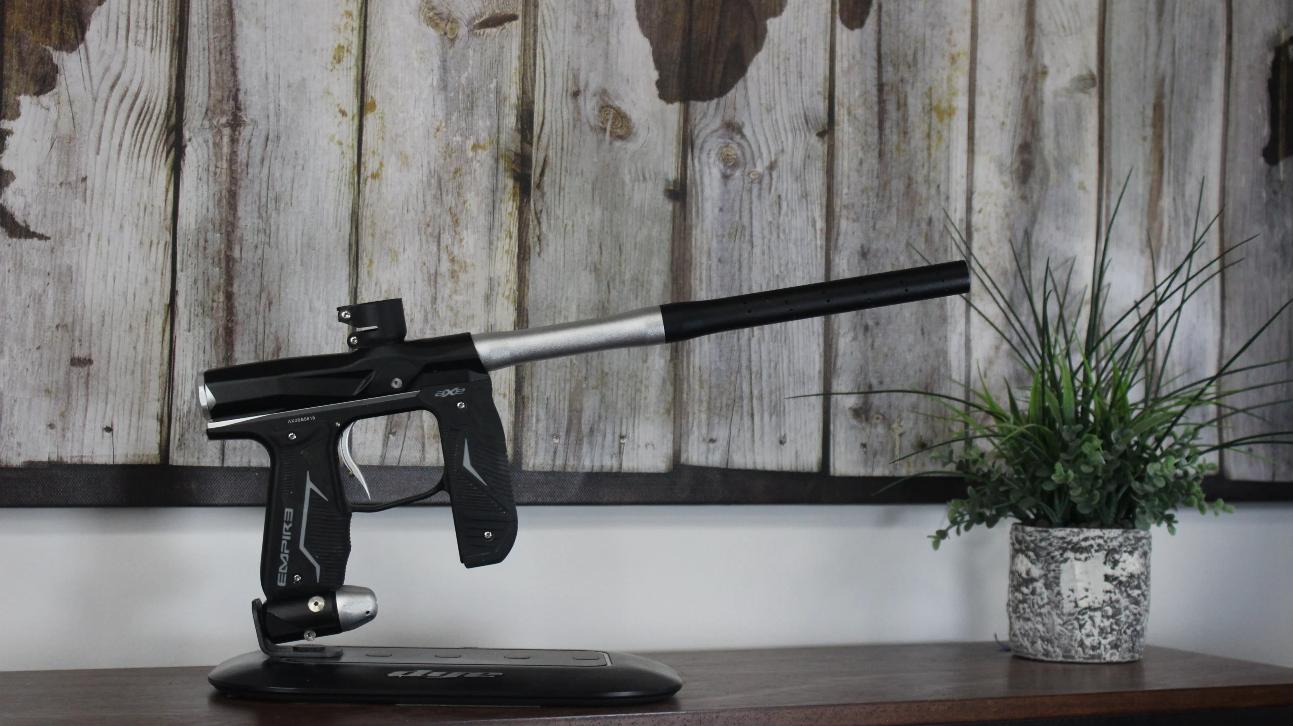 Empire Axe 2.0 - Black/Silver